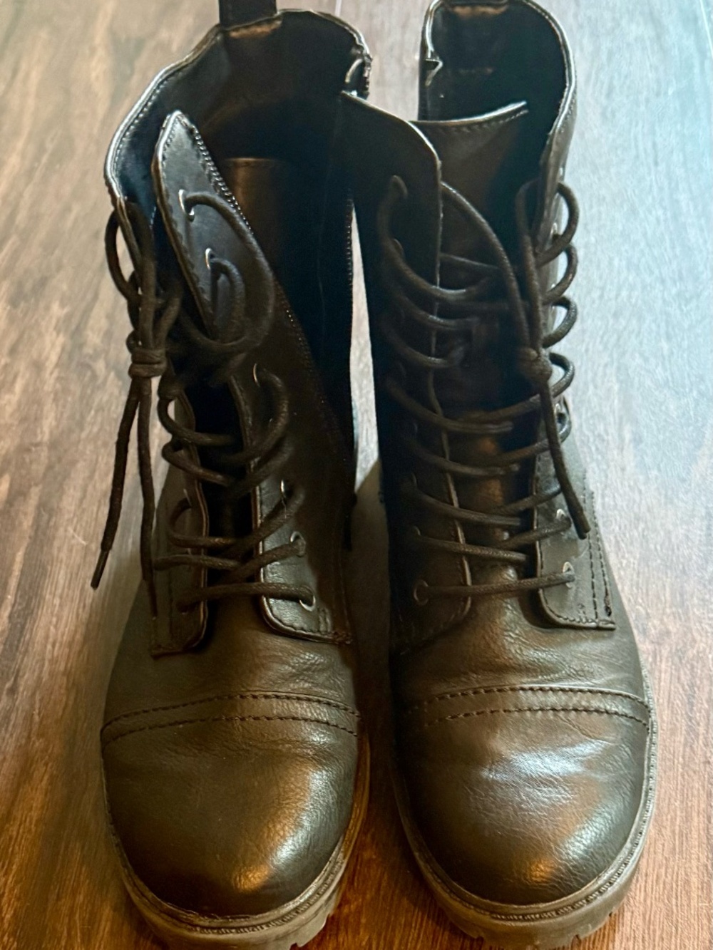 Women's Faux Leather Lace-Up Combat Boots w/Side Zipper - Black - Size 8.5